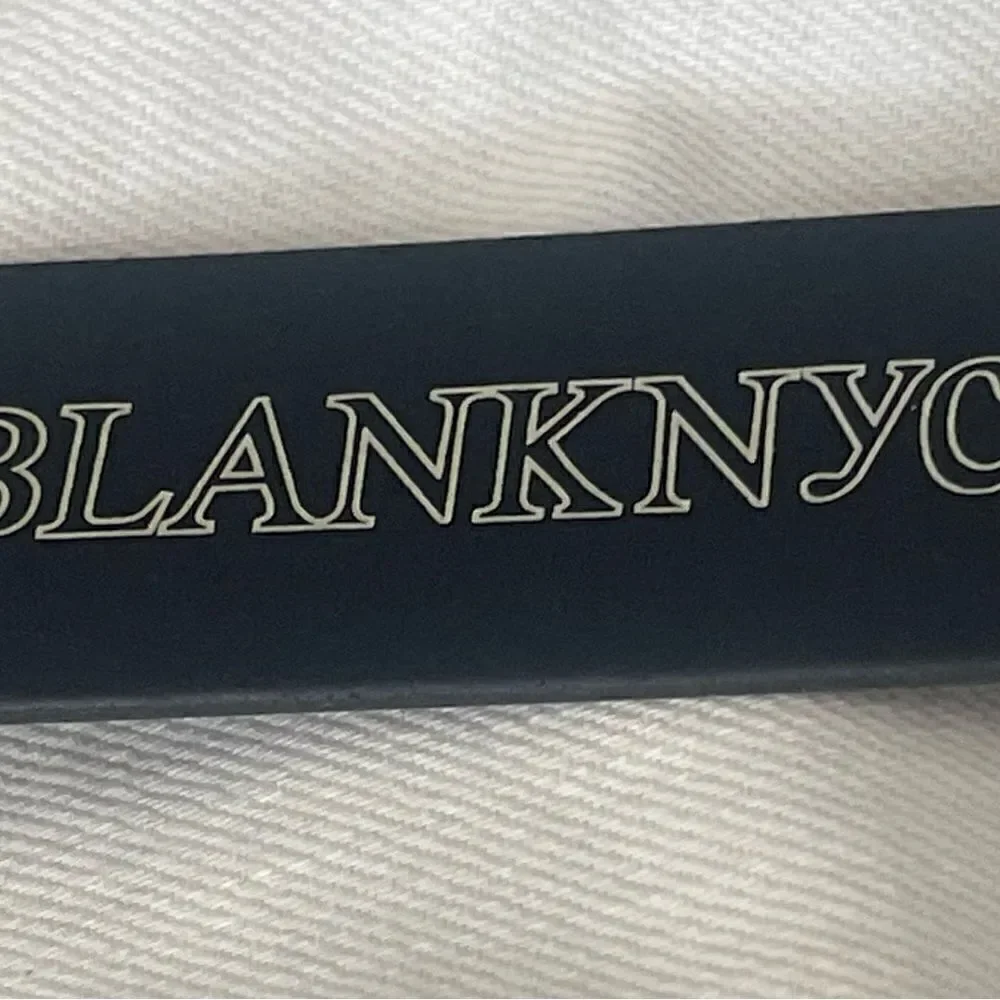 BLANK NYC The Baxter Straight Leg Jeans Size: 29” Color: Ivory